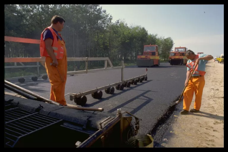 Illustration of Budapest – Szeged, Hungary (1996) – M5 motorway construction and concession 