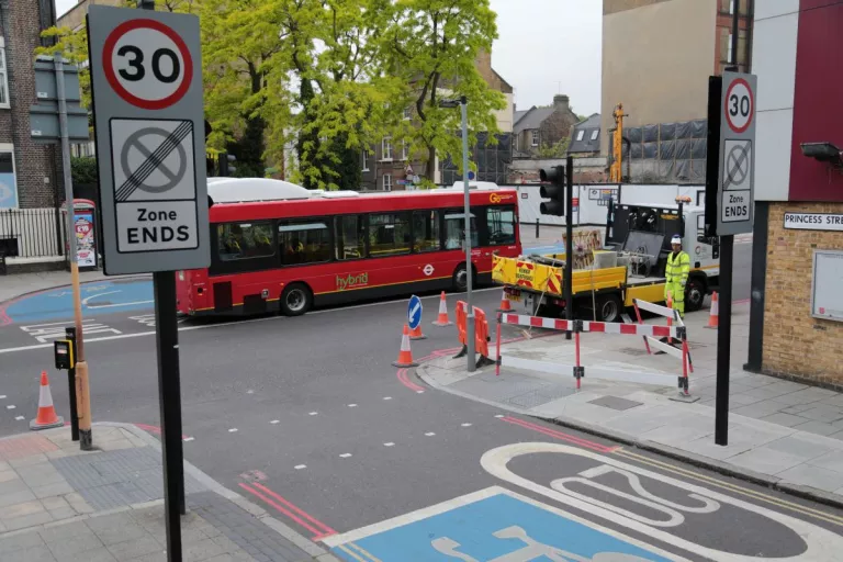Illustration of London, UK (2013) – Renovation and maintenance contract for 150 miles of roads 